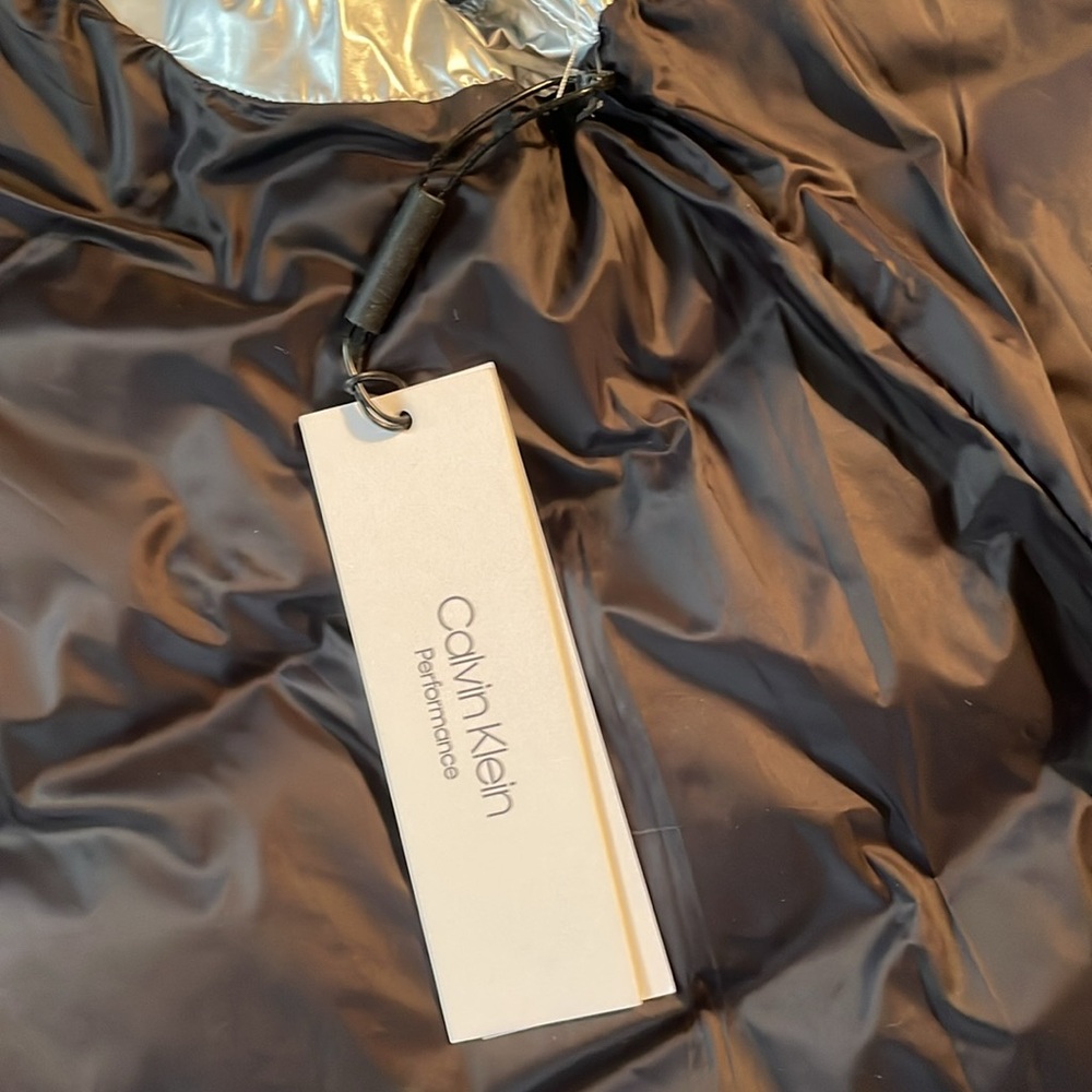 Gorgeous NWT Calvin Klein performance metallic silver puffer vest CUTE S 💋 - Picture 6 of 8